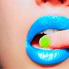 blue_lips_green_nail.jpg