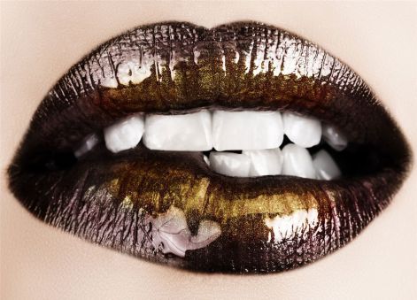brown-lips-lips-10437936-950-682.jpg